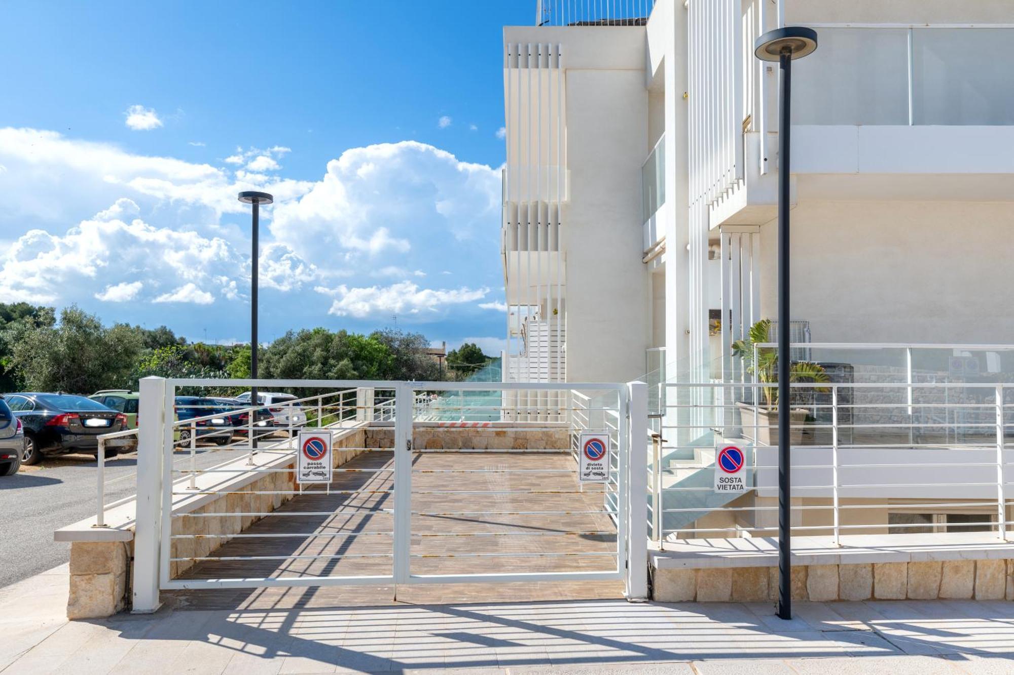 פולינאנו א מארה Exclusive Deluxe Apt Up To 6 People & Heated Tub מראה חיצוני תמונה