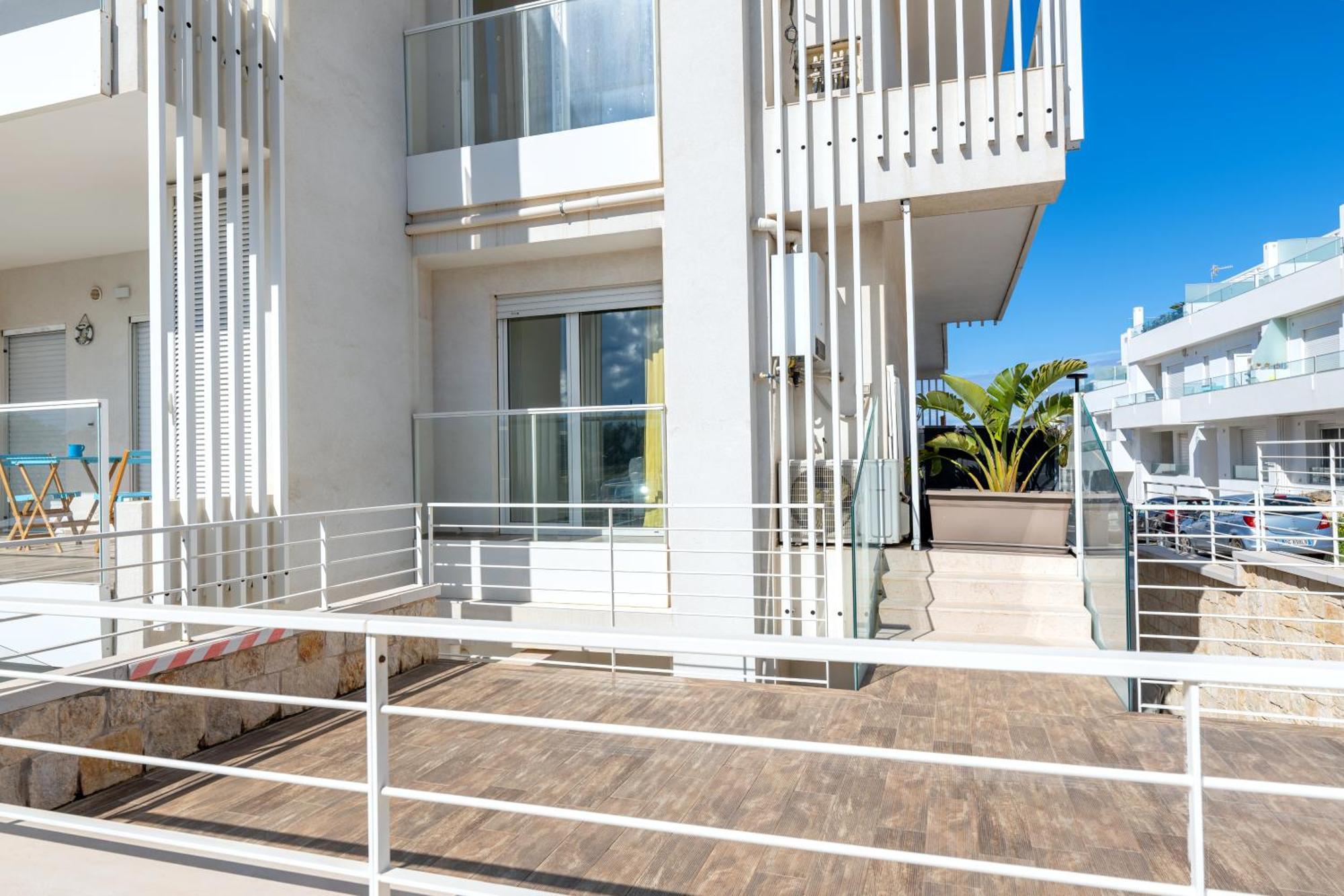 פולינאנו א מארה Exclusive Deluxe Apt Up To 6 People & Heated Tub מראה חיצוני תמונה