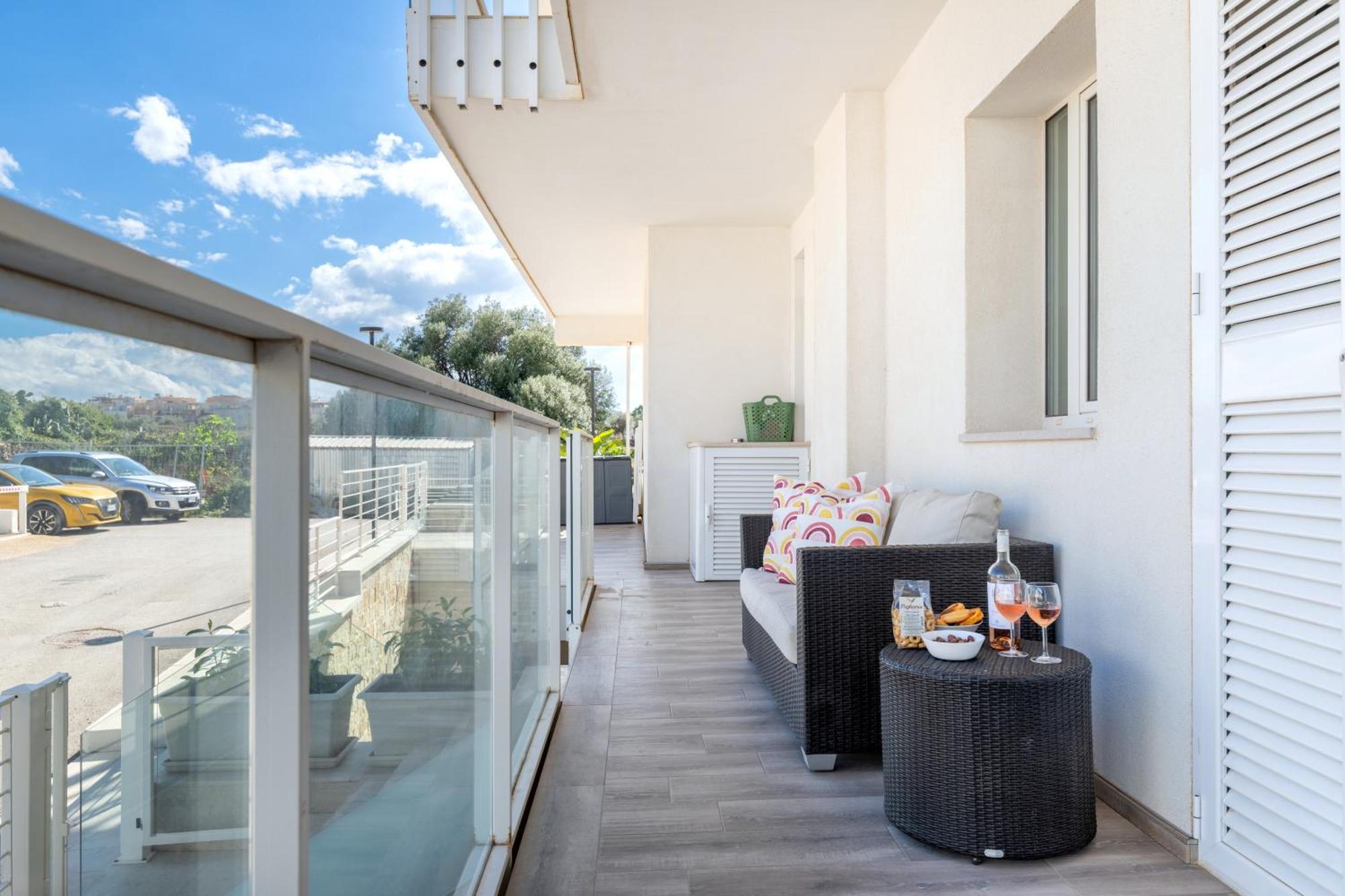 פולינאנו א מארה Exclusive Deluxe Apt Up To 6 People & Heated Tub מראה חיצוני תמונה