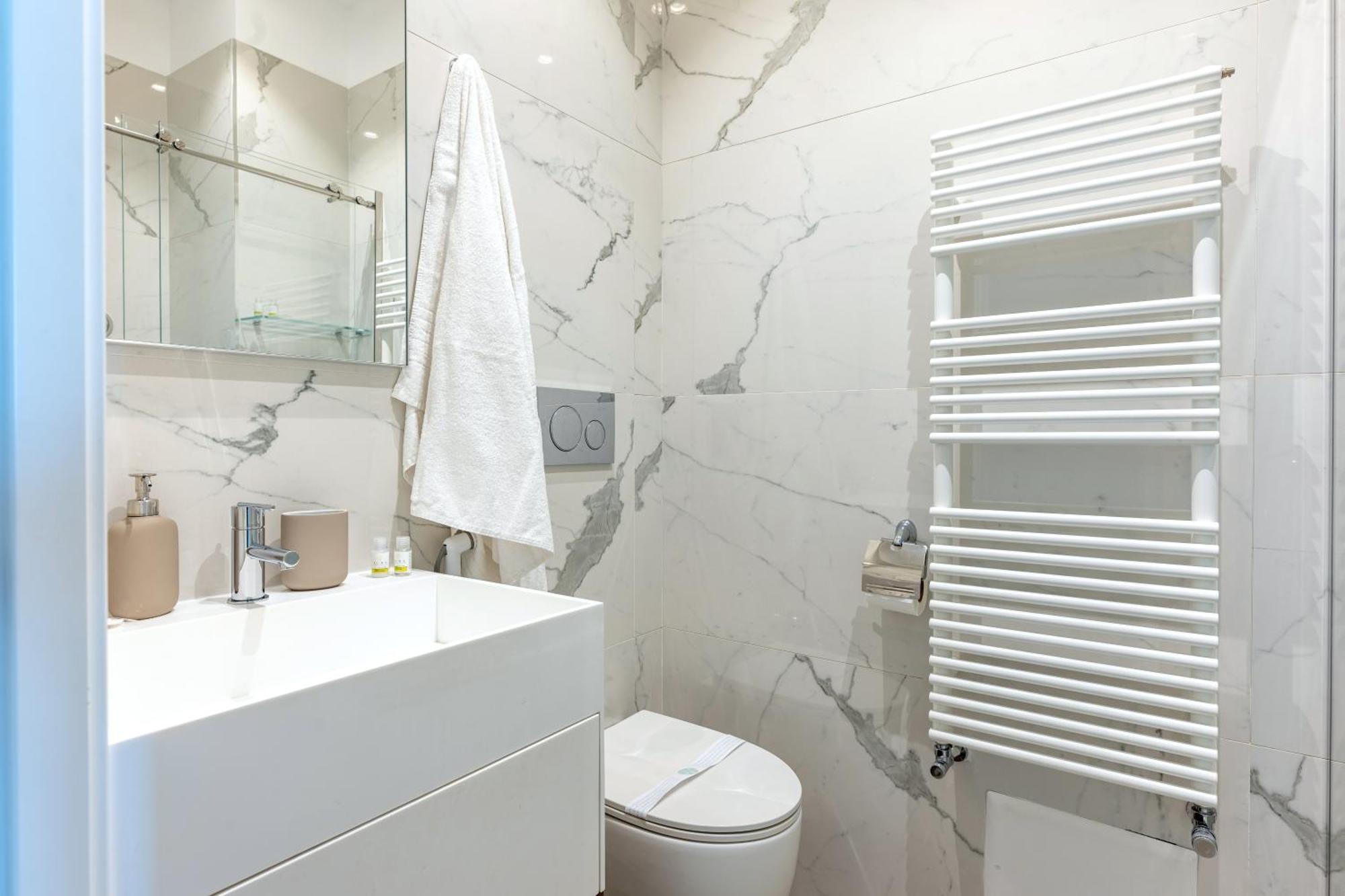 פולינאנו א מארה Exclusive Deluxe Apt Up To 6 People & Heated Tub מראה חיצוני תמונה